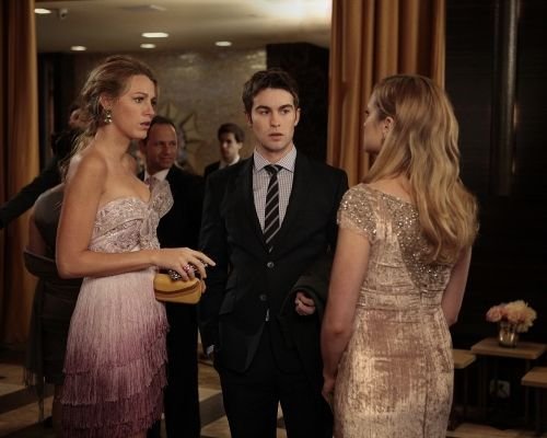 Gossip_Girl_Season_5_Episode_10_Riding_In_Town_Cars_With_Boys_7-6374-590-700-80_595 (500x400, 34Kb)