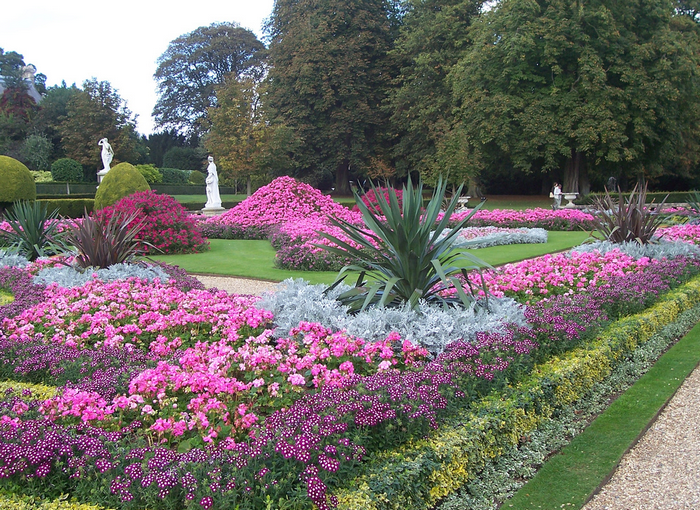 All sizes  Waddesdon Manor garden  Flickr - Photo Sharing! (700x510, 939Kb)
