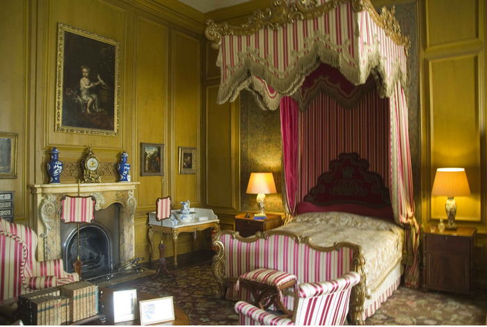 All sizes  The Queen's Bedroom, Belton House, Lincolnshire  Flickr - Photo Sharing! (700x470, 851Kb)