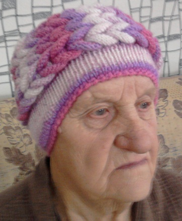 Бабушки в шапках