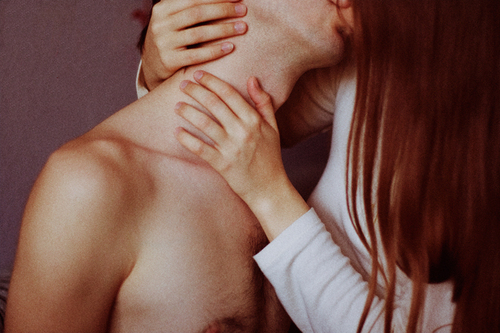1324202773_75826492_3259274_kiss_her_______by_mala_lesbiad35csgy_large (500x333, 171Kb)
