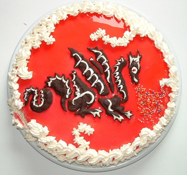 SciFi_Fantasy_Edible_Art_The_Dragon_Cake_dragoncake_jpg_rZd_222837 (616x578, 80Kb)