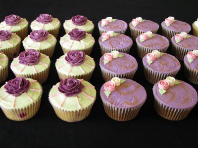 Vintage+Rose+Lilac+50th+Cupcakes (400x300, 30Kb)