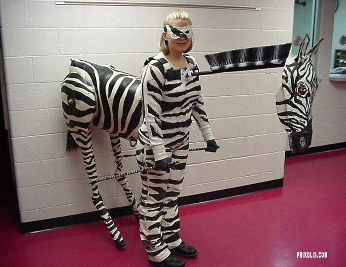 3713712_1248123955_funnycostumes03 (700x541, 82Kb)