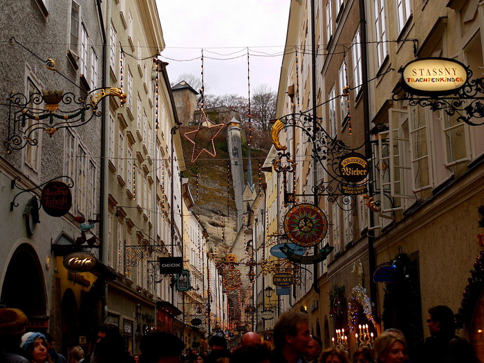 Salzburg%20city%20Austria%201263641073(www_brodyaga_com) (700x525, 160Kb)