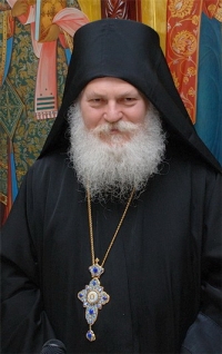 1326366139_Arhimandrit_Efrem_igumen_Vatopedskoy_obiteli___efrem_vatoped_200_auto (200x318, 53Kb)