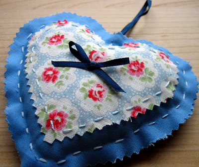 gifts-to-sew-lavender-heart-10 (400x336, 43Kb)