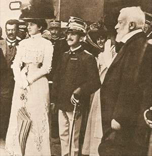 with Victor Emmanuel III (300x309, 26Kb)