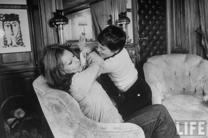 02 Sophie Loren and son Carlo Jr.  1976 (700x466, 40Kb)