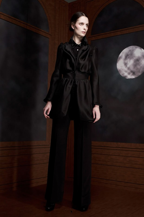 1328357368_inspired_by_freud_collection_of_viktor_rolf_fall_2012_25 (466x700, 194Kb)
