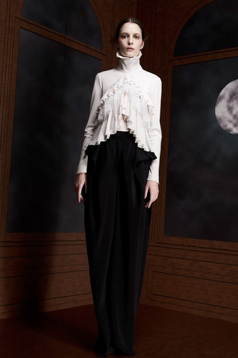 1328357439_inspired_by_freud_collection_of_viktor_rolf_fall_2012_12 (466x700, 206Kb)
