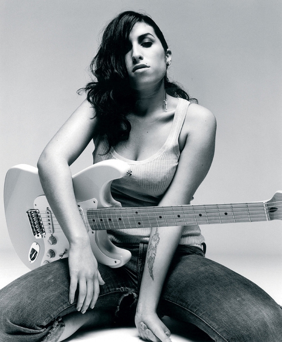 4761150_amy_winehouse15 (577x700, 260Kb)