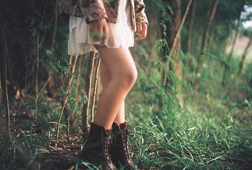 boots-fashion-film-girl-legs-Favim.com-208548 (500x338, 143Kb)