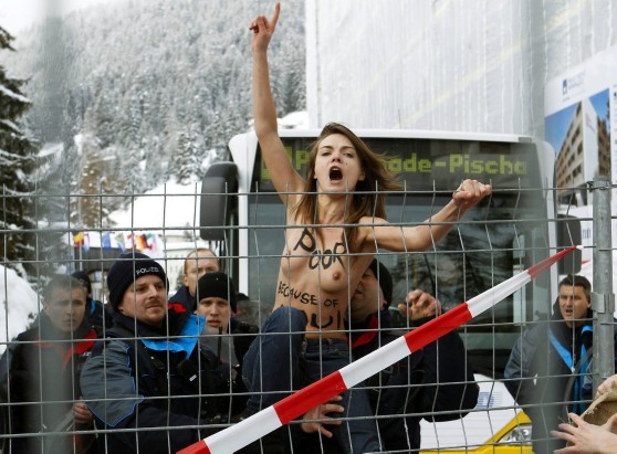 femen 5   SWITZERLAND (558x411, 75Kb)