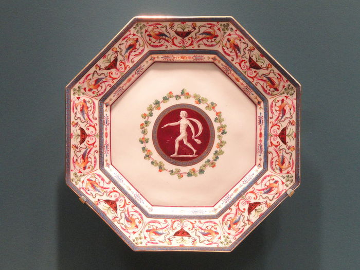1280px-Plate_from_Arabesque_Service,_1785,_S?vres_Porcelain_Manufactory,_painted_by_Jacques_Fontaine_-_Art_Institute_of_Chicago_-_DSC09843 (700x525, 75Kb)