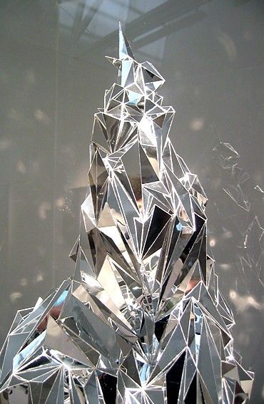 5590684_Fantasy_mirrors_desire__Imagination_reshapes_it____Mason_Cooley_Art_Installation_by_Justine_Khamara___You_Are_A_Glorious_Desolate_Prospect_2010_Mirrored_Sculpture_ (370x567, 49Kb)