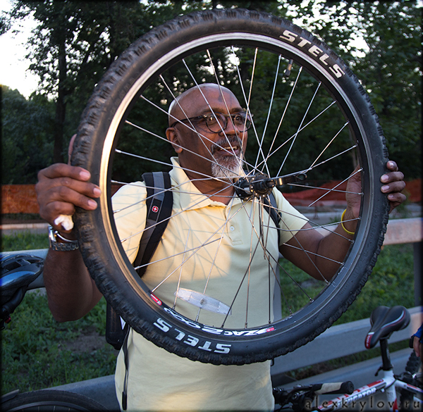 Saths and the Broken Wheel/1436192107_900px_VN_20150705_044106_akry_00758_v (600x585, 434Kb)