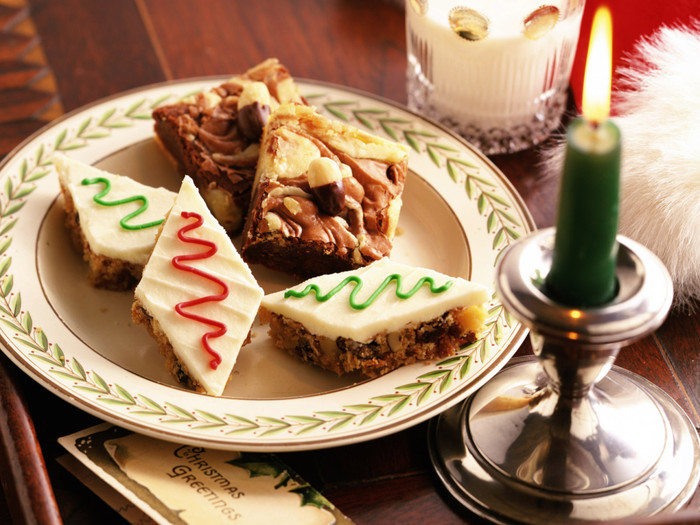 Food_Cakes_and_loaf_Festive_feast_011876_ (700x525, 135Kb)