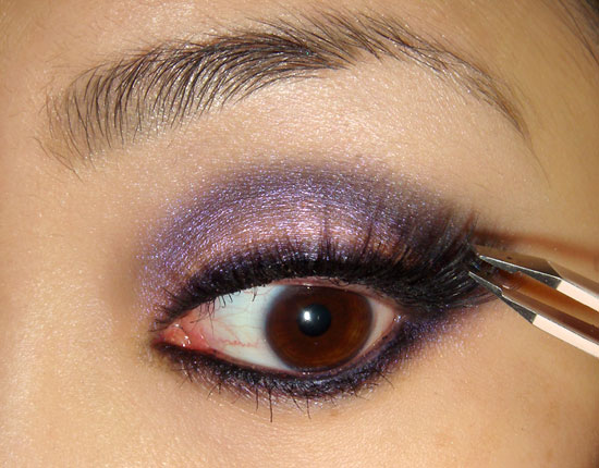 pink-blue-smoky-eye-makeup-tutorial-step9 (550x430, 62Kb)