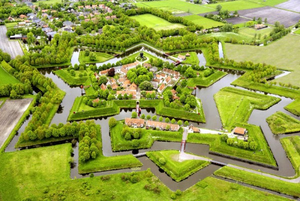 4761151_bourtrangestarfortandvillage600x403 (600x403, 110Kb)