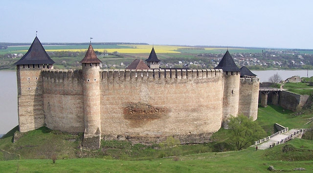 khotyn-fortress-01 (640x354, 144Kb)