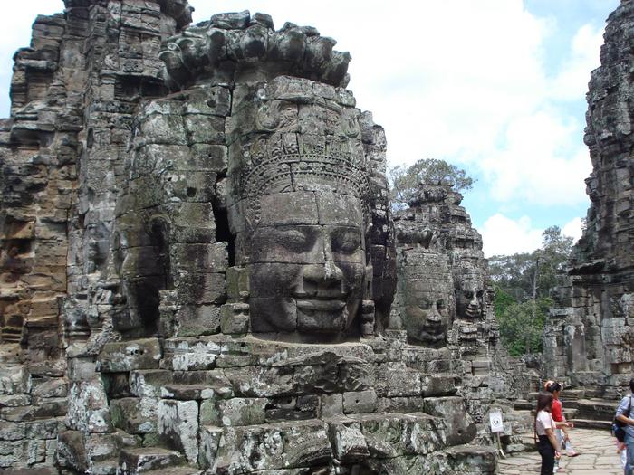 Angkorvat-Temple-Bayon-Faces (700x525, 89Kb)