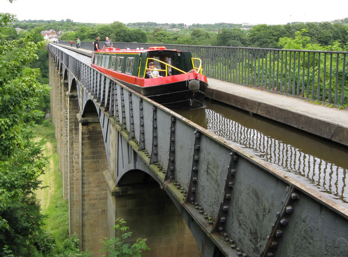 Pontcysyllte_aqueduct_arp (700x516, 177Kb)