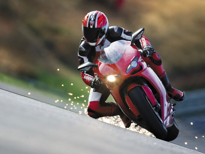 mototcikli+Ducati+mototcikli+gonshik+na+Ducatti+73636534426 (700x525, 83Kb)