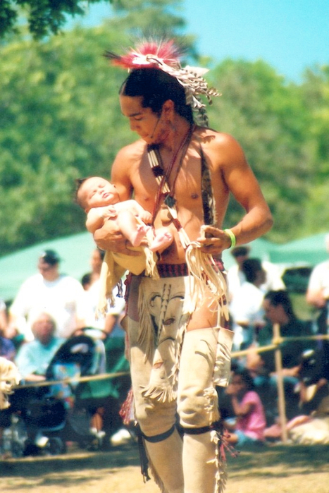 Native American Mashpee Wampanoag father with child Boardley (467x700, 388Kb)