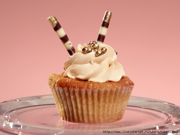 WS0211_White-Russian-Cupcake_s4x3_lg (616x462, 146Kb)