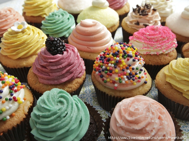 cw_set-art-multi-cupcakes_s4x3_lg (616x462, 231Kb)