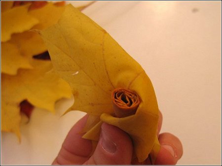 art-origami-rose-from-mapple-leaf-06 (450x338, 19Kb)