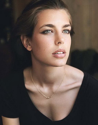 4592859_Charlotte_Casiraghi__ (380x485, 41Kb)