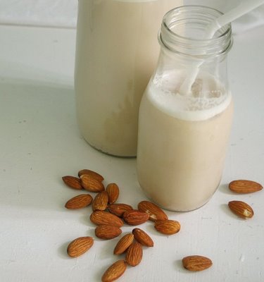 almond-milk-photo-co-illuminatetoday-com (375x400, 18Kb)