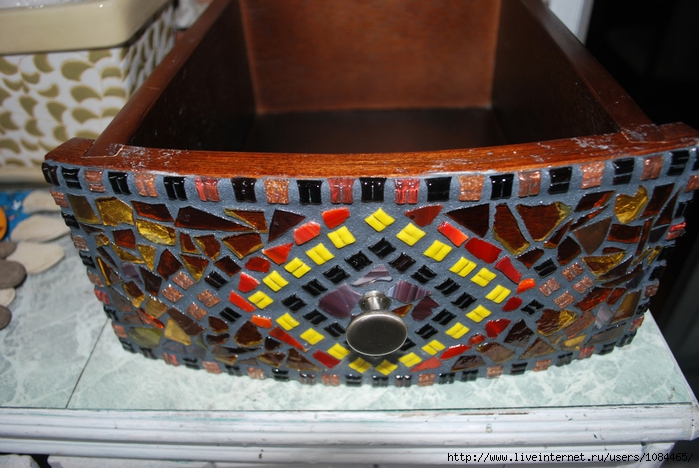 tasha & my mosaic table 181 (700x468, 282Kb)