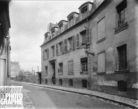 Maison de Balzac, Passy, rue Raynouard, numero 47, Paris (XVIeme arr.). Photographie dEugene Atget (1857-1927). Paris, muse Carnavalet (450x355, 27Kb)