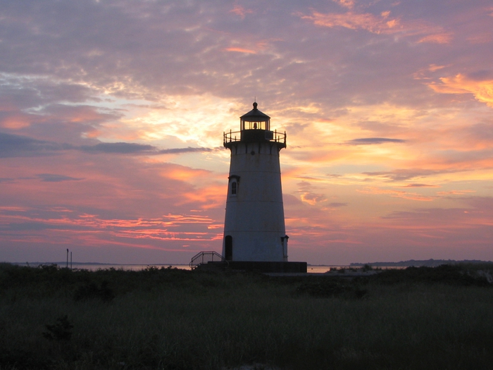 EdgartownLight2006Dawn (700x525, 219Kb)