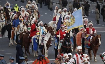 Crow-indians-march-in-obama_inauguration_parade (399x245, 33Kb)