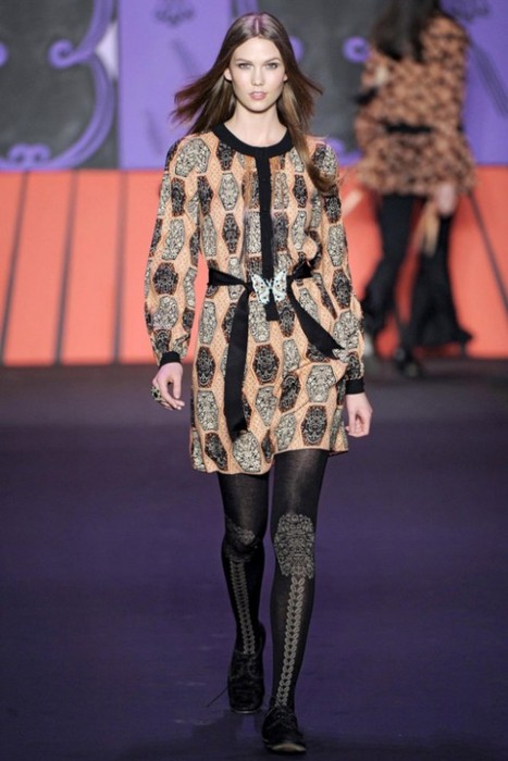 fashionwalk-ru-anna-sui-osen-zima-2011-2012-39-588x881 (467x700, 66Kb)