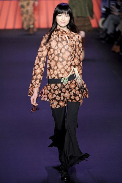 fashionwalk-ru-anna-sui-osen-zima-2011-2012-37-588x881 (467x700, 59Kb)