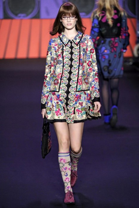 fashionwalk-ru-anna-sui-osen-zima-2011-2012-24-588x881 (467x700, 71Kb)