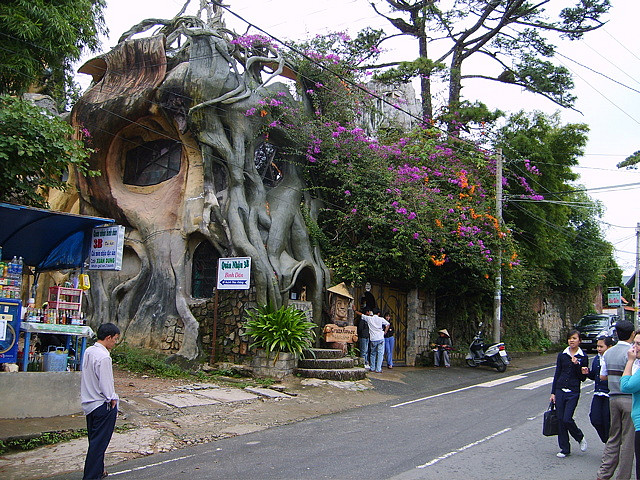 Crazy house - безумный дом во Вьетнаме