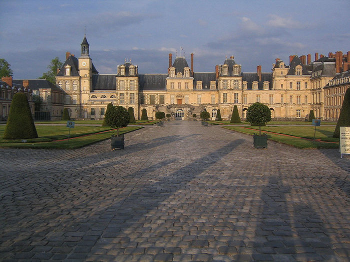 800px-Fontainebleau_West (700x525, 98Kb)