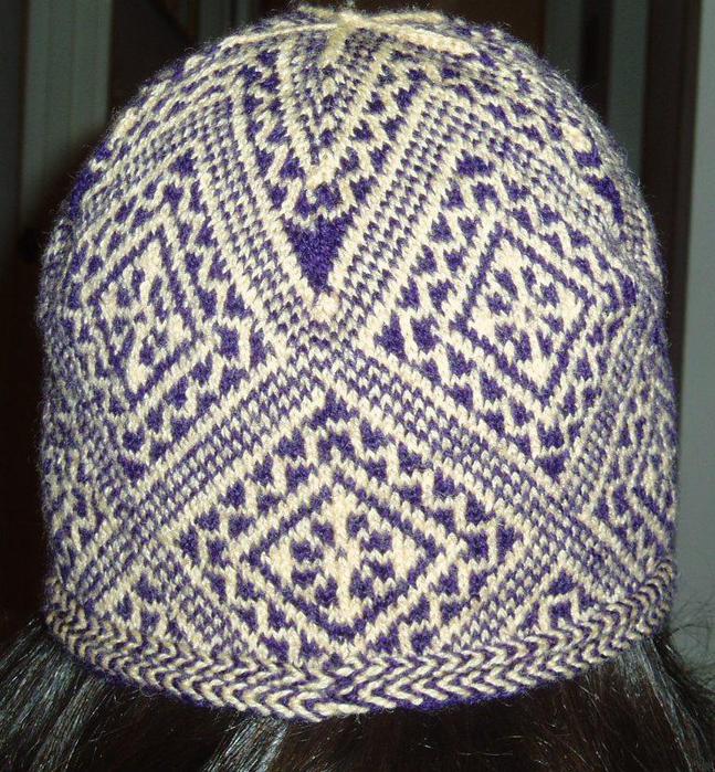 020706_latvian_hat_back (647x700, 127Kb)