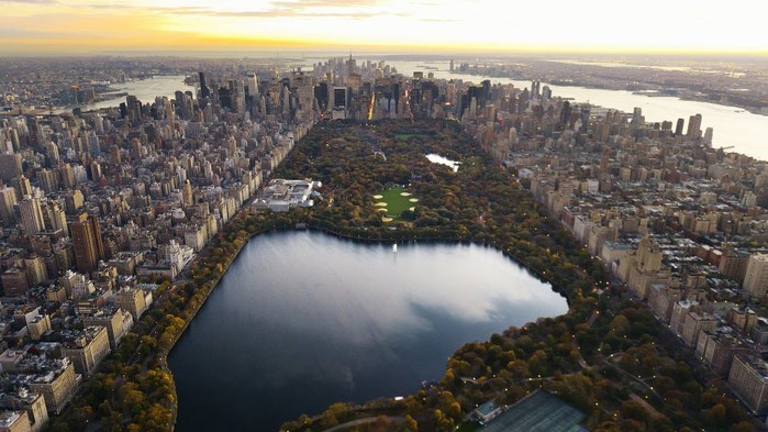 Central Park -  -.    4 ,   800 ,    3,4 ² (     ). (700x393, 77Kb)