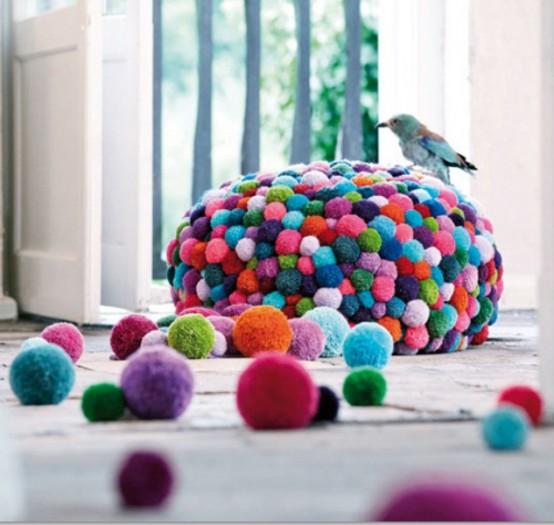 colorful-and-cozy-pompom-chairs-and-rugs-2-554x525 (554x525, 63Kb)