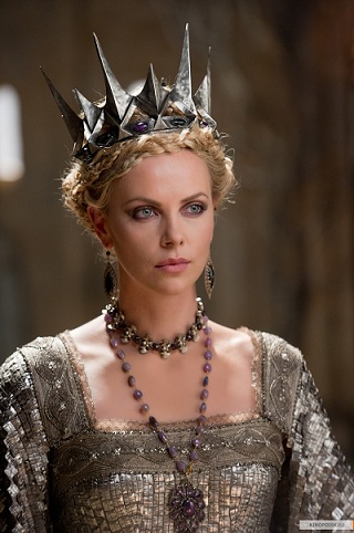 kinopoisk.ru-Snow-White-and-the-Huntsman-1896208 (320x482, 59Kb)