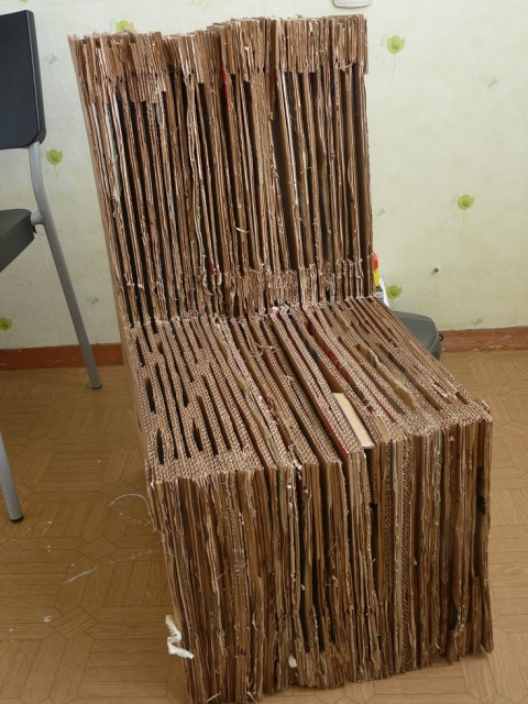 Кресло из картона своими руками, идея для дачи