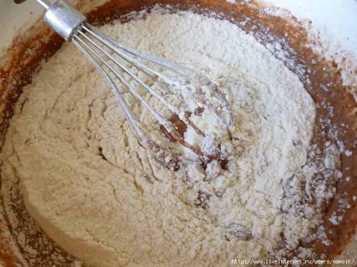 Ванильный сахар тесто. Ванильный сахар на бисквите. Приготовление ванили в древности. Как добавляют ванильный сахар в тесто. Что можно сделать из ванильного сахара.