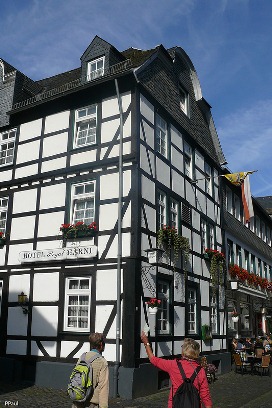 0_58d67_62e6c20e_XL (272x408, 56Kb)